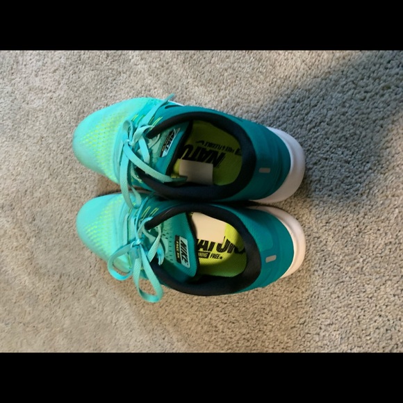 Women’s Nike Free - Picture 2 of 3